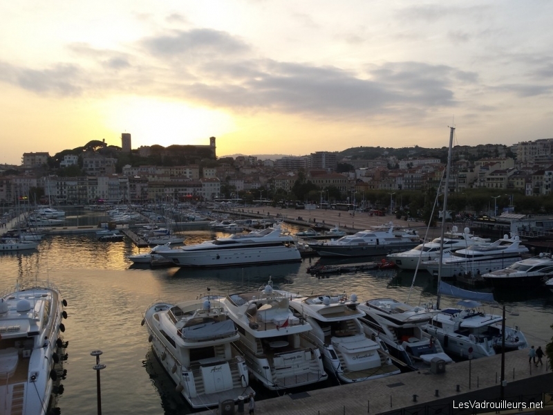 Soleil couchant au vieux port de Cannes