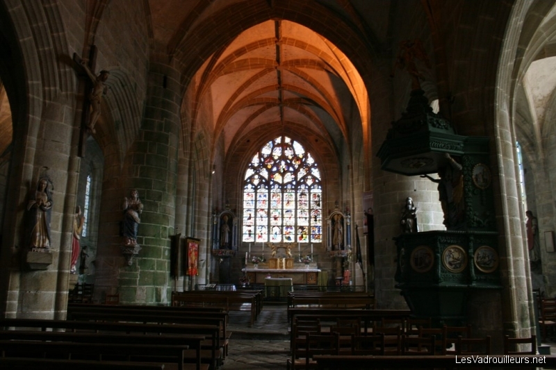 Intérieur église Saint-Ronan