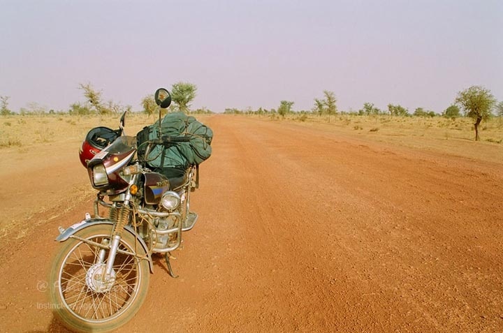 La moto sur les pistes d'Afrique