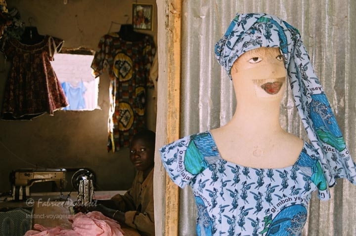 Un tailleur au Sénégal