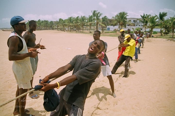 Des pêcheurs sur la côte du Togo