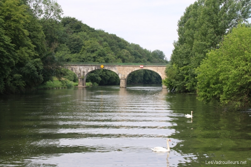 Passage sous un pont de la Saône