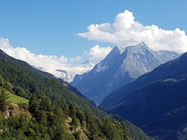 Val d'Hérens : vue sur la montagne