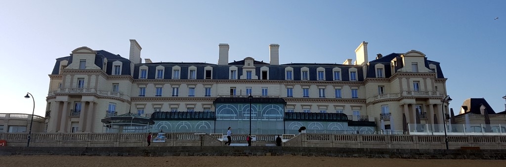 Grand Hôtel des Thermes : façade côté mer