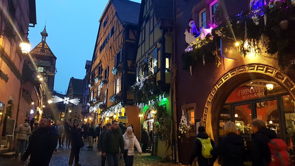 Petite année en Alsace : illuminations à Riquewihr