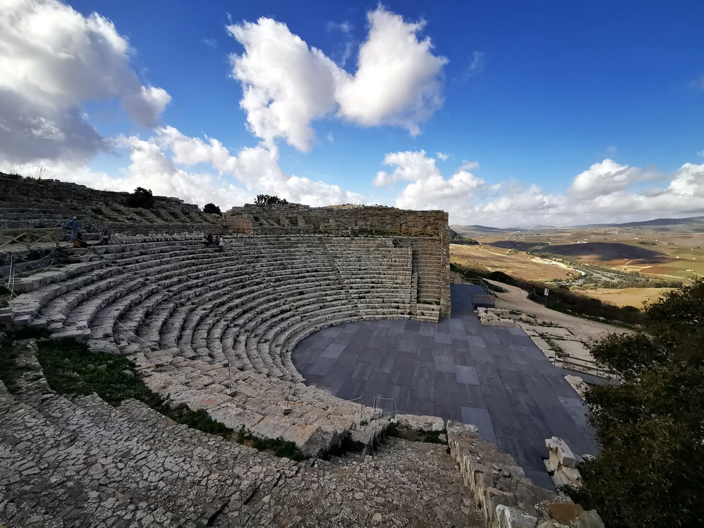 Sicile en Novembre : amphithéâtre de Segeste