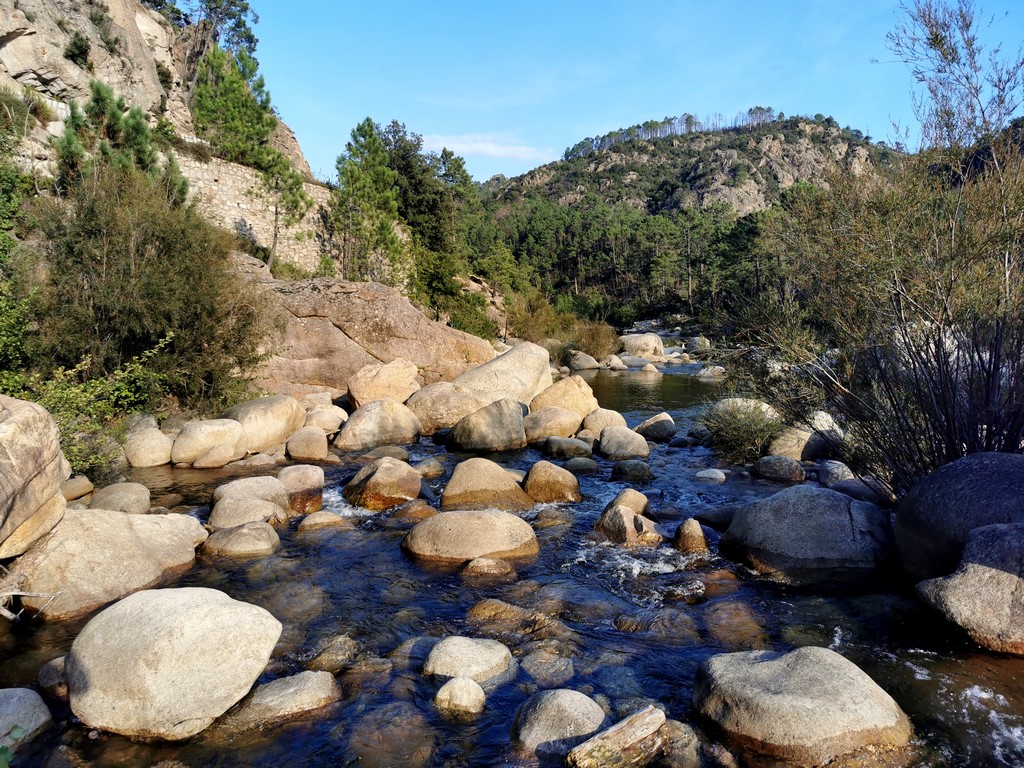 Corse en Septembre : rivière Solenzara