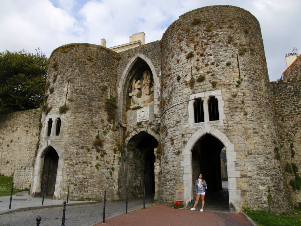 Boulogne-sur-Mer-Une-des-4-portes-de-la-ville-fortifiée