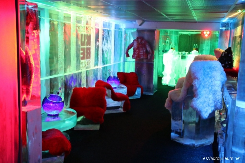 Lire la suite à propos de l’article On a testé le Ice Kube Bar : un bar de glace unique à Paris !